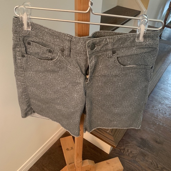 Prana Geometric Mosiac shorts size 4/27 - Picture 1 of 5